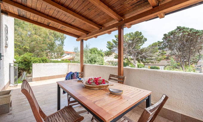 Isola delle Femmine Apartment | Casa Bouganvillea con Terrazza by Wonderful Italy