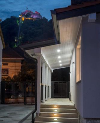 Deva Bed & Breakfast | Casa Branga