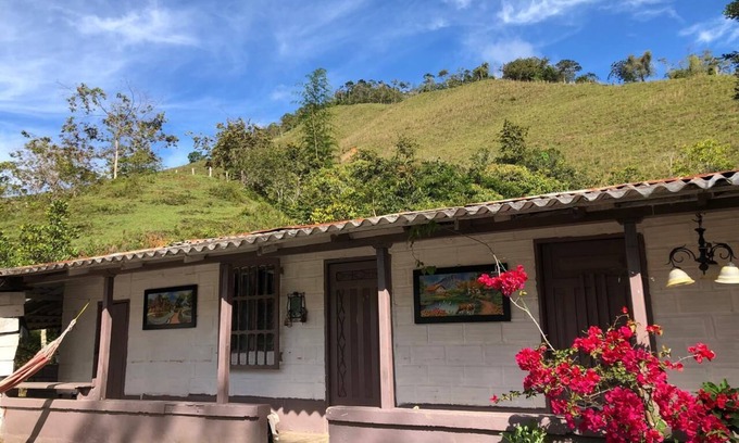 Antioquia House | Casa Campesina Amoblada Para 4 Personas en San Roque Cerca a Embalse San Lorenzo