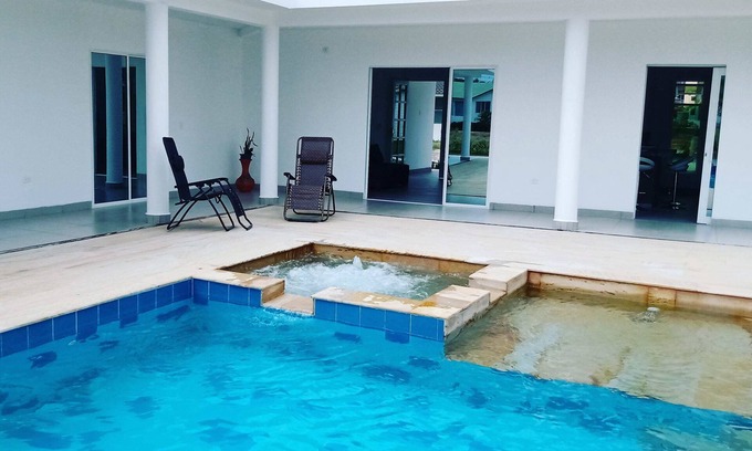 Ricaurte House | Casa Campestre Californiana Moder