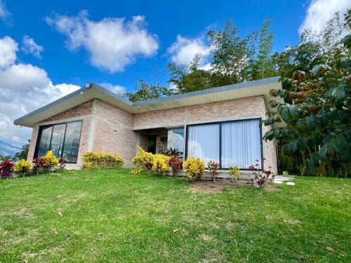 Yotoco House | Casa campestre Lago Calima