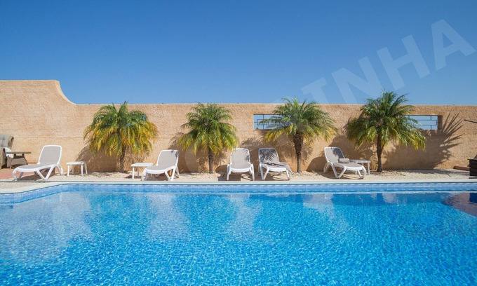 Atalaia Villa | Casa Carinha | professionally cleaned | 5-bedroom luxury villa | private pool | near Lagos town centre