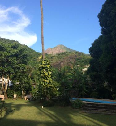 Itaquanduba House | Casa Colonial Térrea no Saco da Capela em Ilhabela