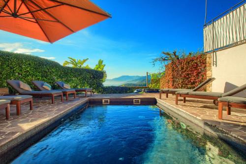 Bordighera House | Casa con 2 camere da letto,piscina jacuzzi AC wifi e bici elettriche