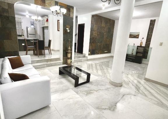 Guayaquil House | Casa con Habitaciones privadas