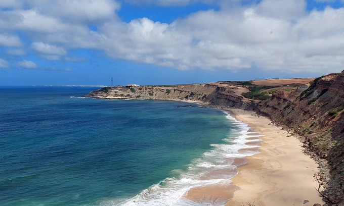 Atouguia da Baleia House | Casa da Barragem