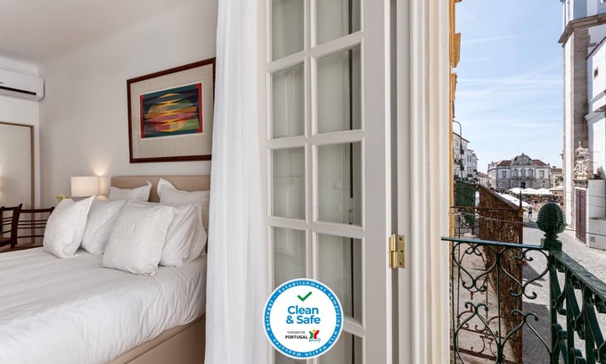 Evora Apartment | Casa das Arcadas - free GARAGE - Praça de Giraldo - Historic Center