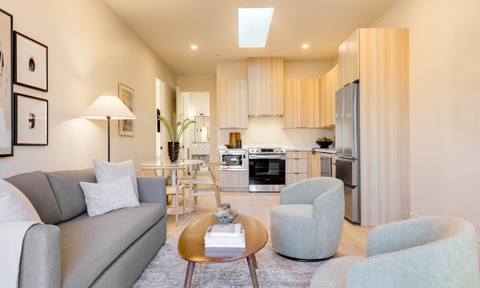 Santa Barbara Apartment | Casa De La Vina Unit 14 - Boutique Apartments