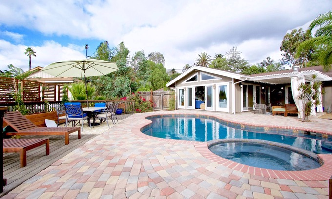 Vista House | Casa De Norte: Your Hillside Oasis with Saltwater Pool & Spa