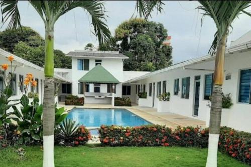 Tonsupa House | Casa de playa cerca al mar