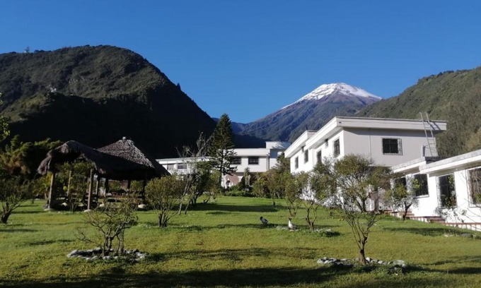 Banos de Agua Santa Hotel | Casa del Peregrino Santo Thomas