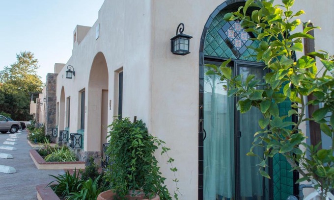 Carpinteria Hotel | Casa Del Sol