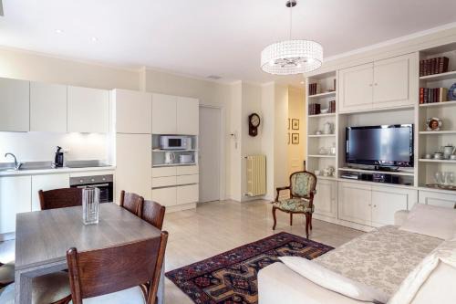 Pesaro Apartment | Casa del Teatro appartamento con splendida terrazza di fronte al Teatro Rossini