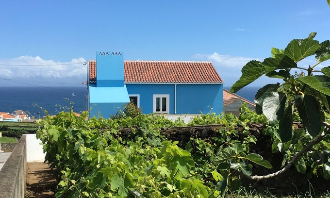 Porto Judeu House | Casa do Vizinho - an oasis of relaxation