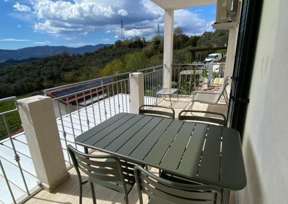 Arcola House | Casa Dora