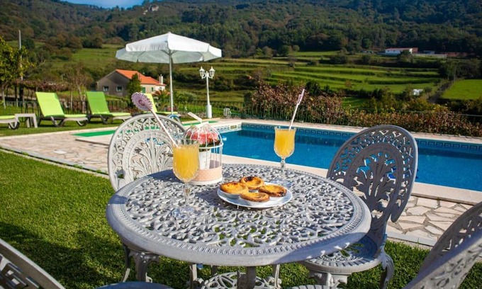 Bico House | Casa dos Leões- Aldeia dos 4 abades