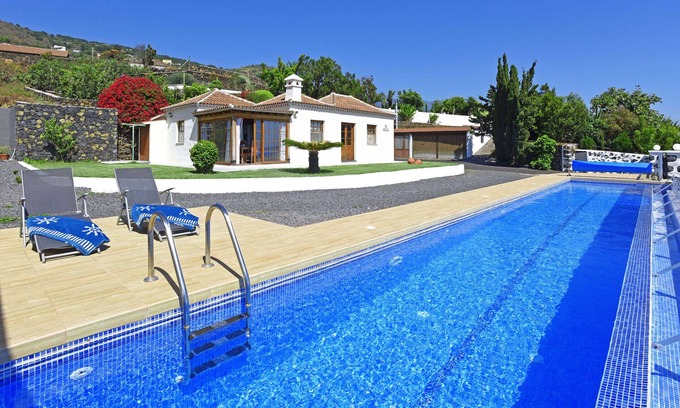 Villa de Mazo Ski Chalet | Casa El Roquito en Mazo