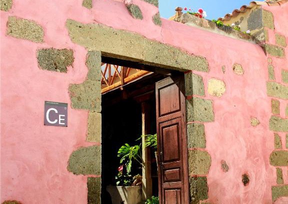 Aguimes House | Casa Emblemática La Pileta