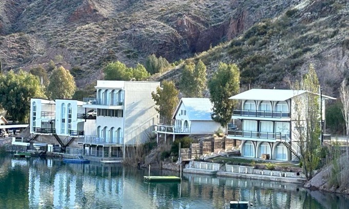 Rincon del Atuel House | Casa en Los Reyunos, Ubicación perfecta Frente al lago