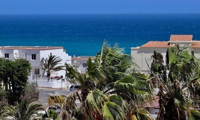 Bahia Calma Boat Rental | Casa Amina Comfortable holiday residence