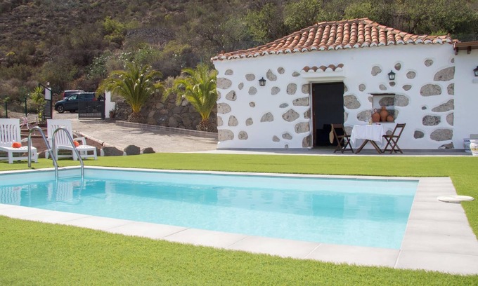 San Bartolome de Tirajana Villa | Casa Abuela María: chill garden pool