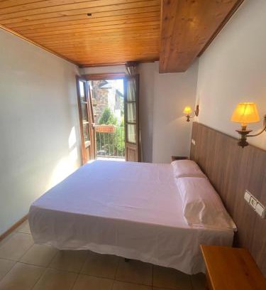 Laspaules House | Casa Francho