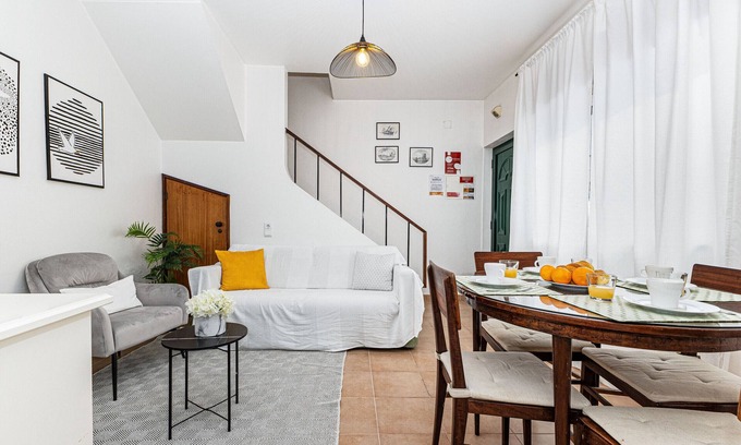 Lagos Ski Chalet | Casa Gaivota | Traditional house in central Lagos