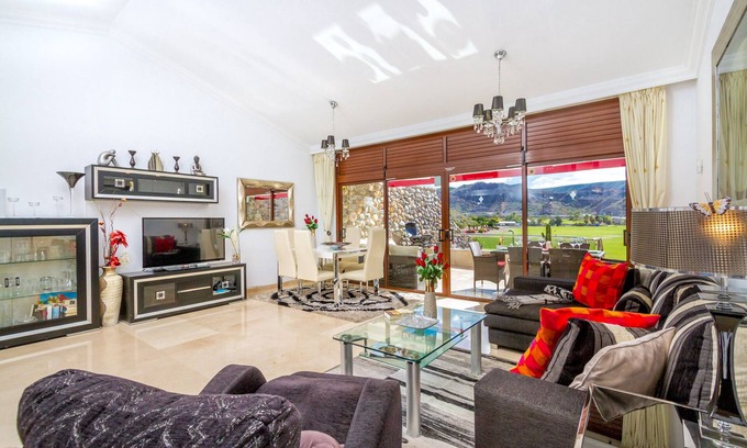 Mogan Villa | Casa Holmston Anfi Tauro. Great design, views, private hot tub & communal pool.