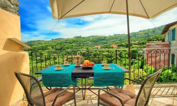 Torrazza Apartment | Casa in Tipico Borgo Ligure con Terrazza Panoramica