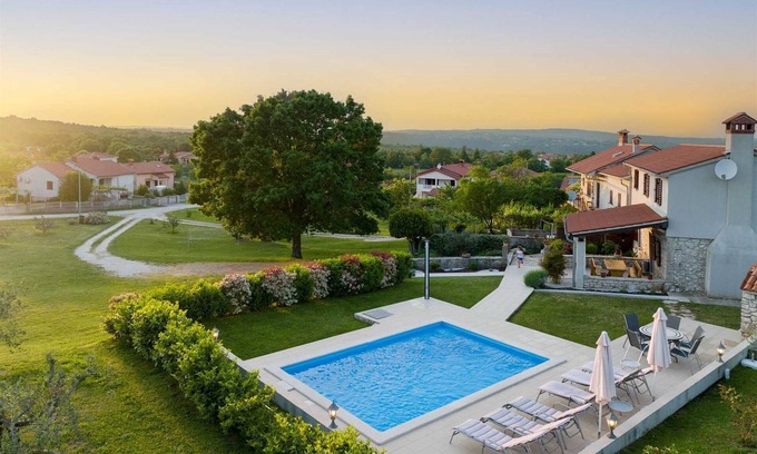 Salakovci Villa | Casa Ivanovac with pool and large front yard