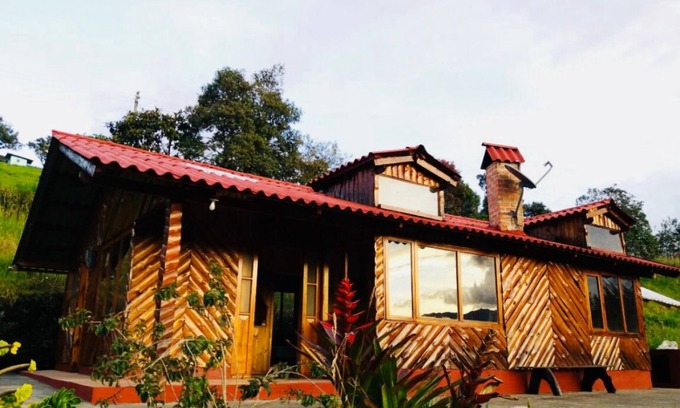 San Juan de Pasto Cottage | Casa la Kocha (Rural Cabin/Hostal/Cottage in Laguna de la Cocha)