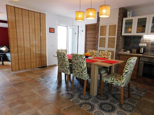 Almachar House | Casa Linda