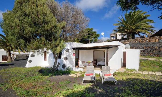 Teguise Ski Chalet | Casa Los Divisos, small cozy cottage in La Villa de Teguise