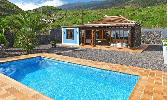 Villa de Mazo Ski Chalet | Casa Maday in Villa de Mazo