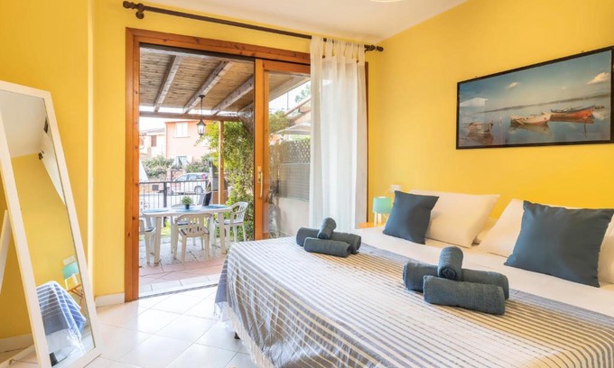 Villasimius Apartment | Casa Madrid 2 - FREE WIFI - with patio