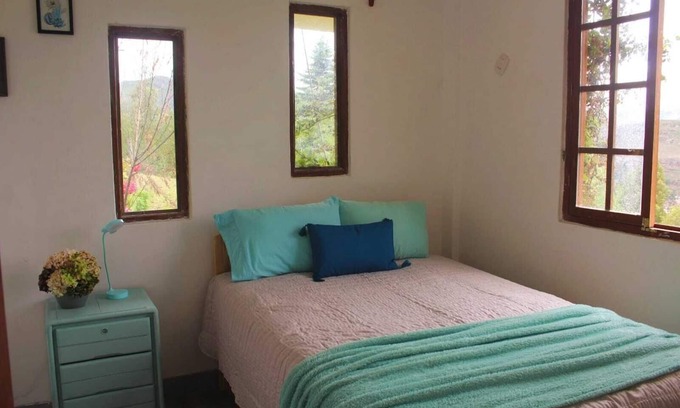 Banos del Inca Cottage | Casa Margareth: Country house on the hill near the town of Baños del Inca.