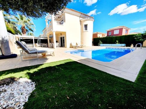 Caserio Los Tarquinos Villa | Casa Mariposa Altaona Golf