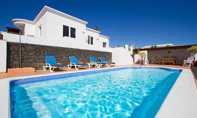 Tias Villa | Casa McElroy