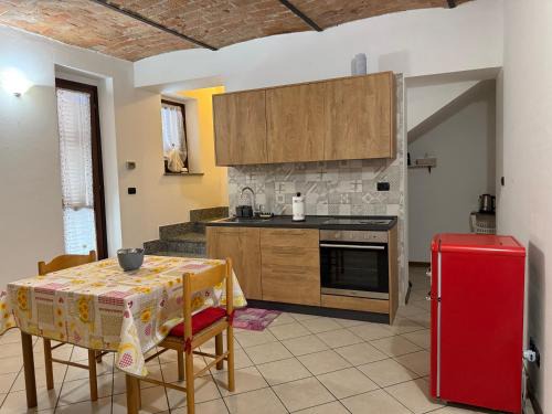 Nizza Monferrato Apartment | Casa nella via maestra
