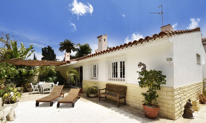 Puerto de la Cruz House | Casa Pitera - cozy bungalow in a well-kept residential area in La Paz.