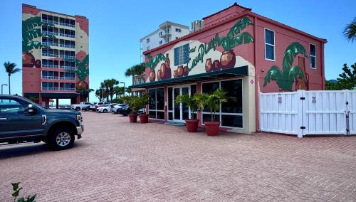 Fort Myers Beach Apartment | Casa Playa Resort