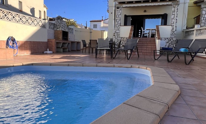 L'Escala House | "CASA PUIG"6/7 pax.Private pool,Free Air Conditioning/Heat,Wifi,Sheets/Towels.