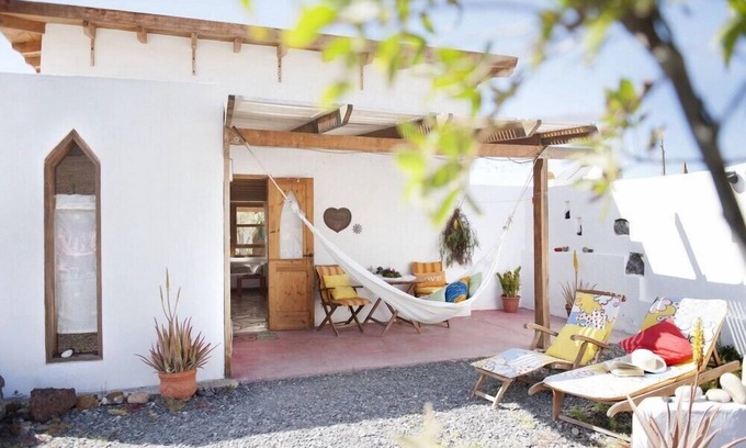 Tuineje House | CASA ROMÁNTICA FUEGO - home office in nature