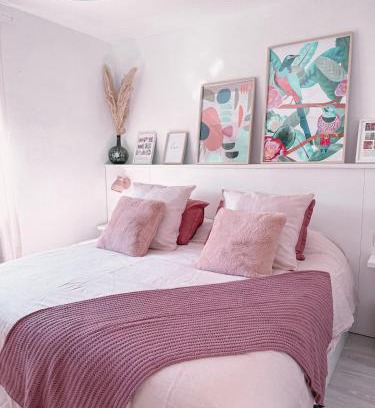 Campillo de Altobuey Apartment | Casa rosa completa-patio- BBQ-columpios-buhardilla