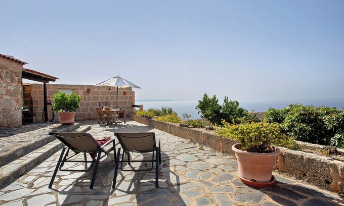 Fasnia Cottage | 'Casa Rural Cha Carmen' with Sea View, Private Terrace and Wi-Fi