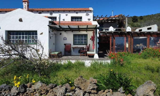 Isora Cottage | Casa rural con vistas al mar,Terraza con barbacoa