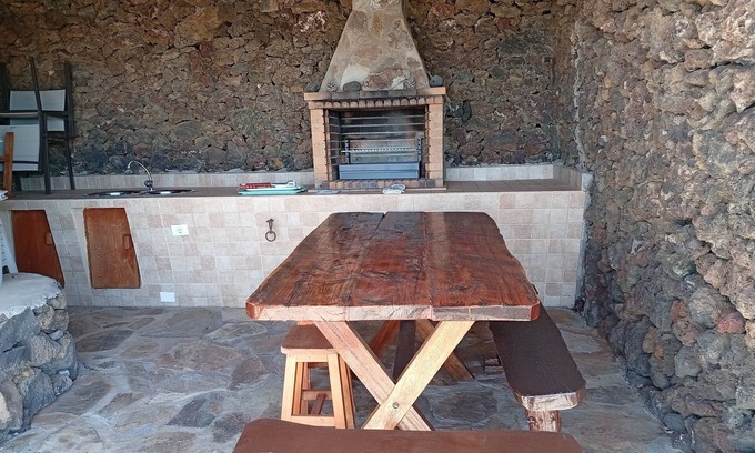 Taibique Ski Chalet | Casa Rural el Roque -Elegant Stay & BBQ, El Hierro