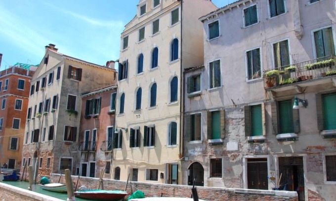 Dorsoduro Apartment | Casa San Vio by Interhome