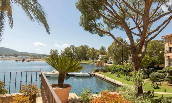 Porto-Vecchio Hotel | Casa Santini x Roc Seven