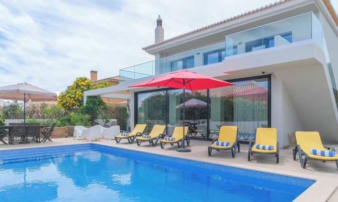 Albardeira Villa | Casa Talay 4 Bedroom Pool Villa
